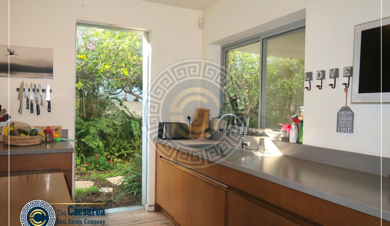 וילה למכירה בקיסריה בשכונת המעוף עם שצ