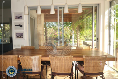 וילה למכירה בקיסריה בשכונת המעוף עם שצ