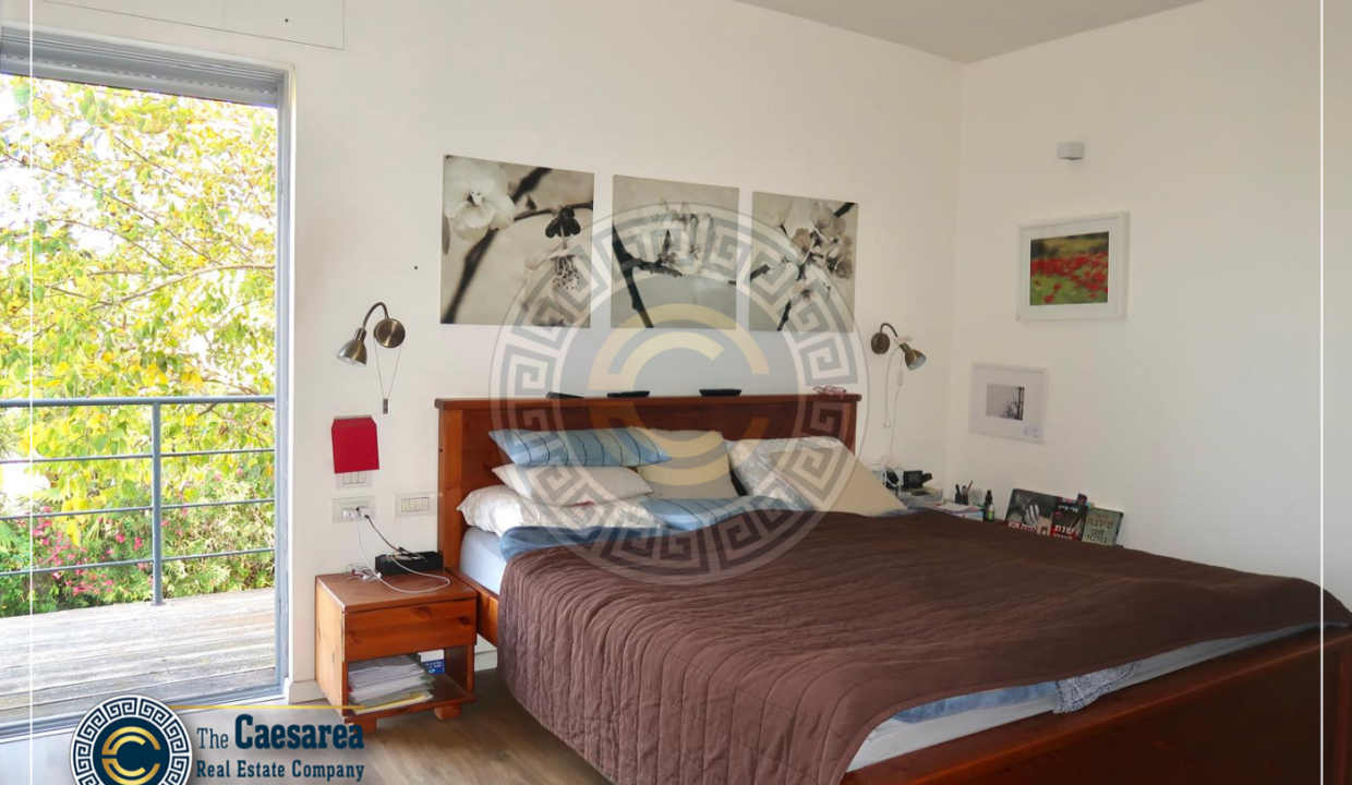 וילה למכירה בקיסריה בשכונת המעוף עם שצ