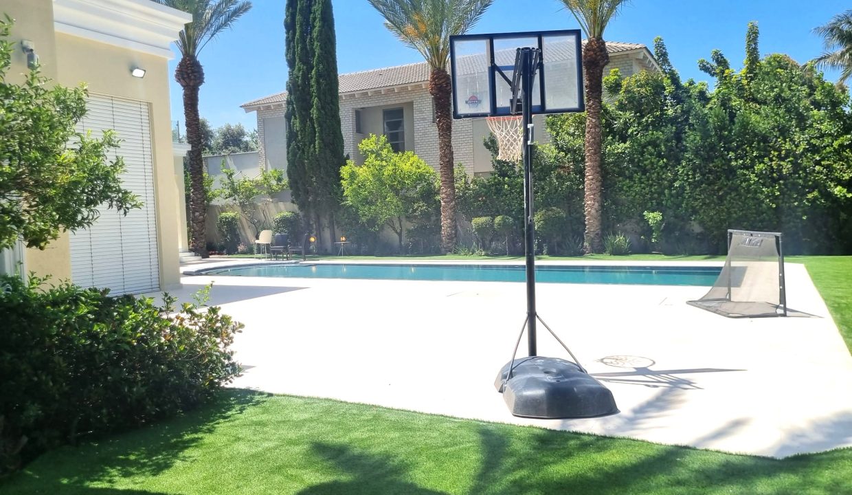 וילה למכירה בקיסריה - החברה לנדלן קיסריה