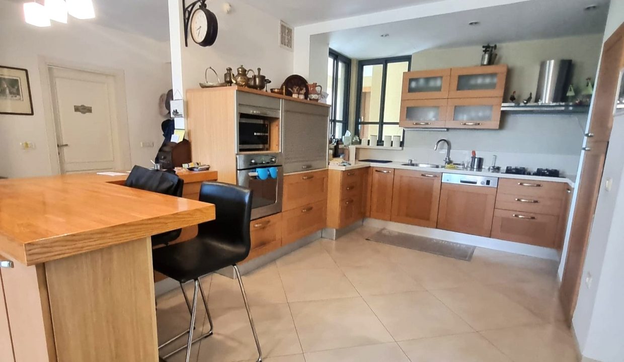 קוטג' להשכרה בקיסריה